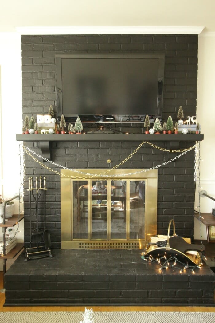 Chains as Garland on Mantle