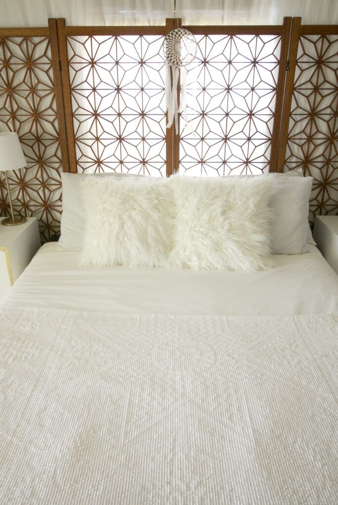 Modern Boho bedroom in white and wood