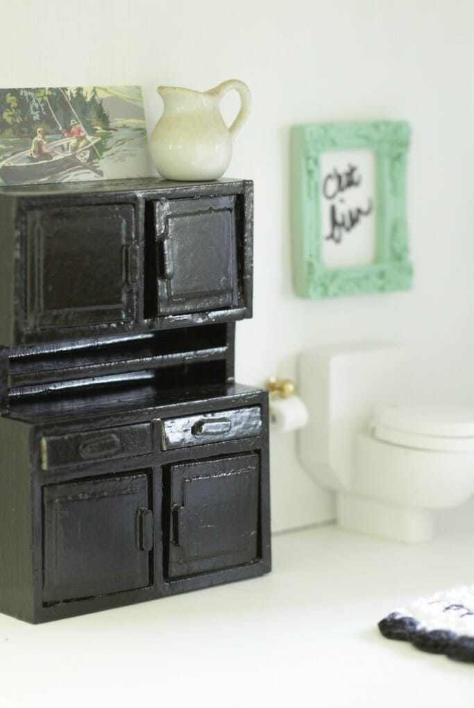 Dollhouse bathroom cabinet and paint by number