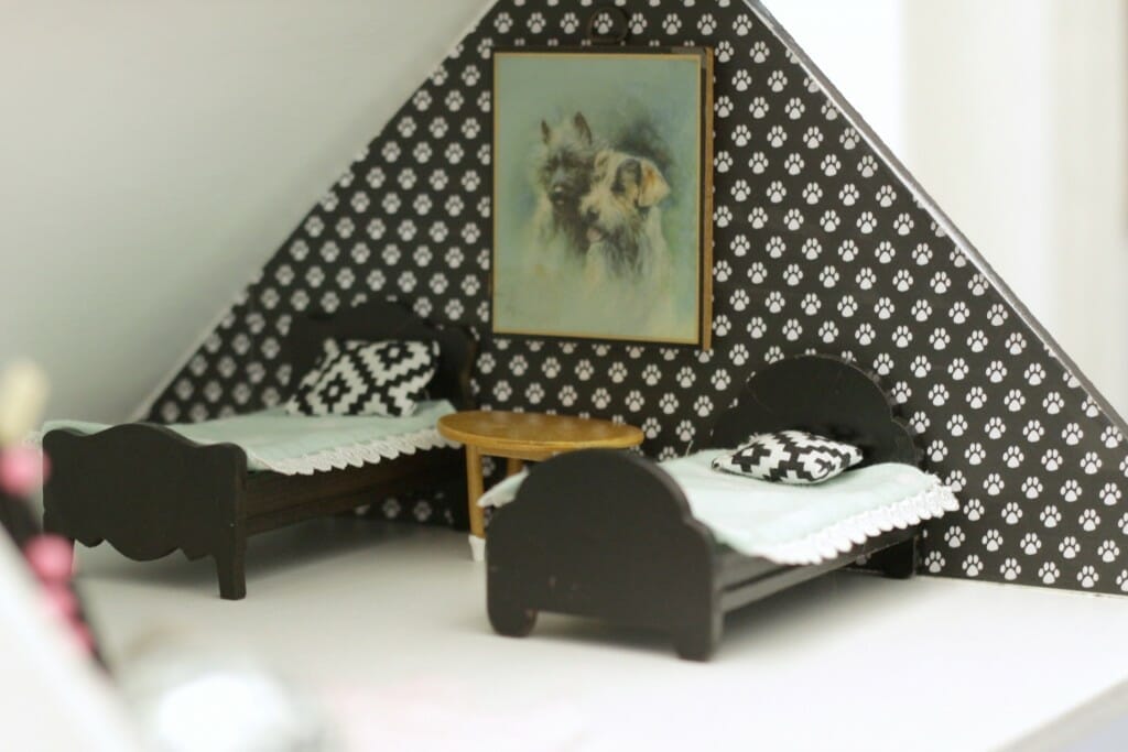 Dollhouse kids bedroom in black, white, mint with puppy theme