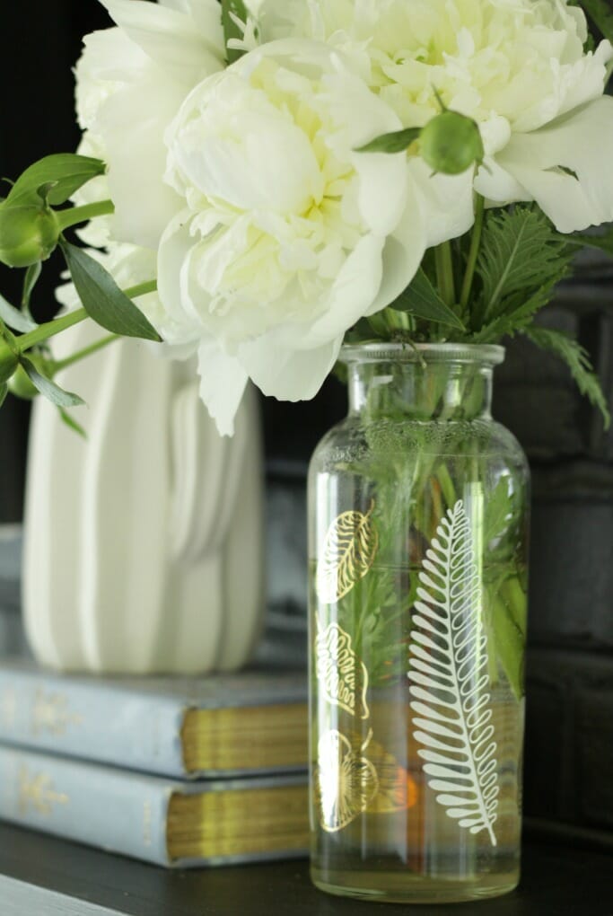 Vintage Vase in White Gold Botanical