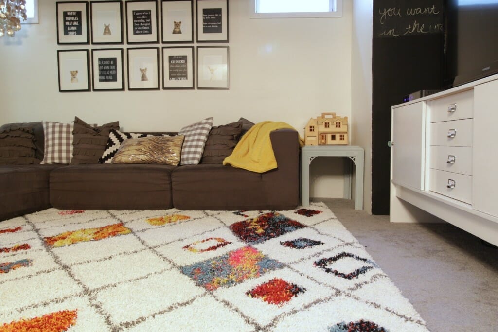 Plush-Rugs-Moroccan-Style-Colorful-Rug-Playroom