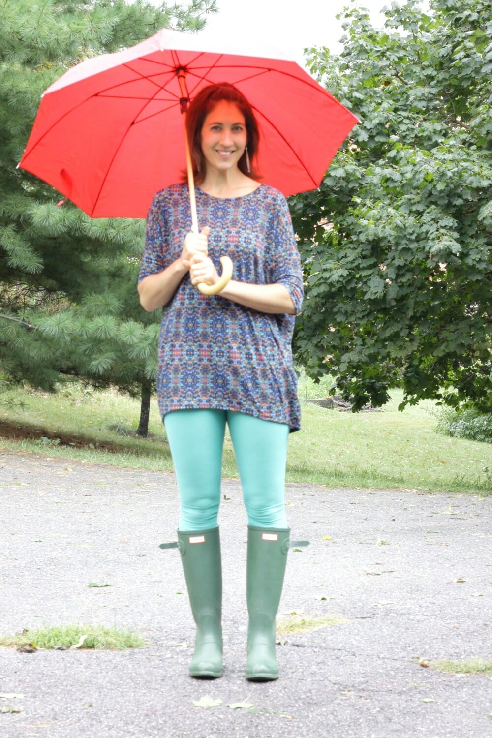 grey-hunter-rain-boots-lularoe-leggings-outfit
