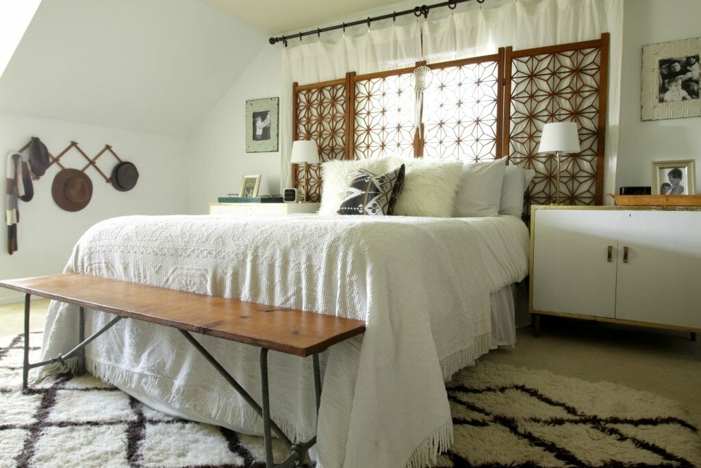 vintage-eclectic-neutral-bedroom
