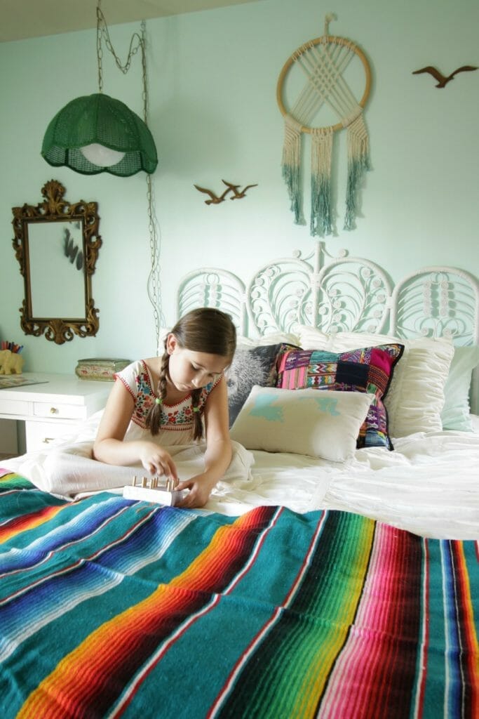 mexican-bohemian-girls-bedroom-vintage-touches