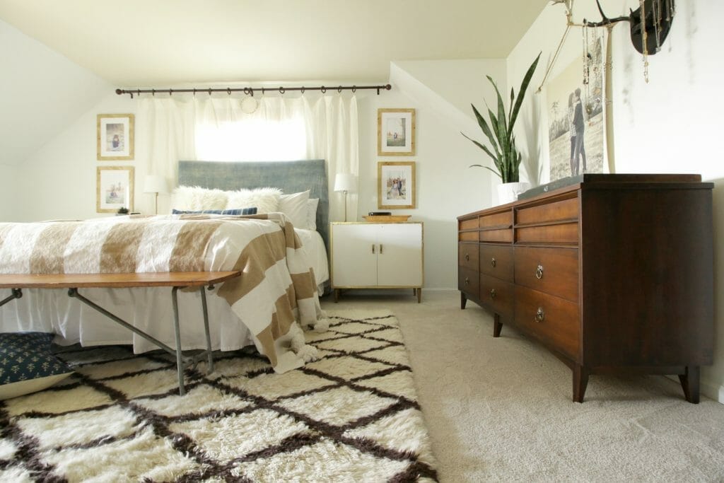 Stain Resistant Wall to wall carpeting in neutral bedroom