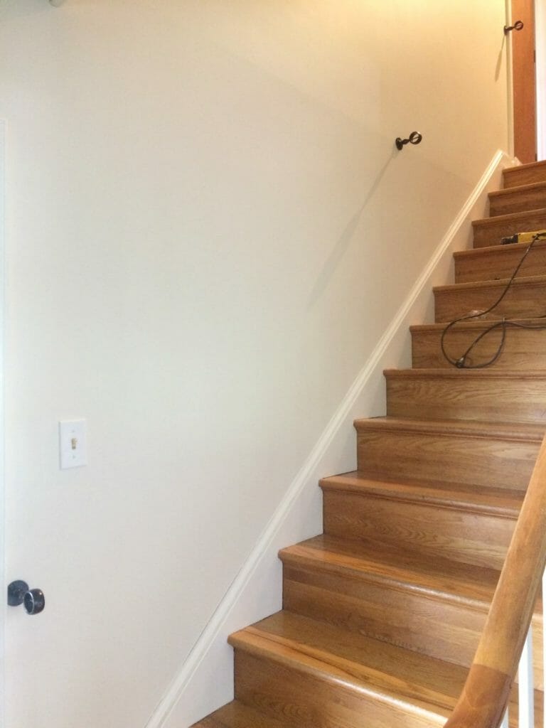 How to securely mount a DIY rope stair railing