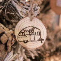 DIY Wood Burned Log Slice Ornaments