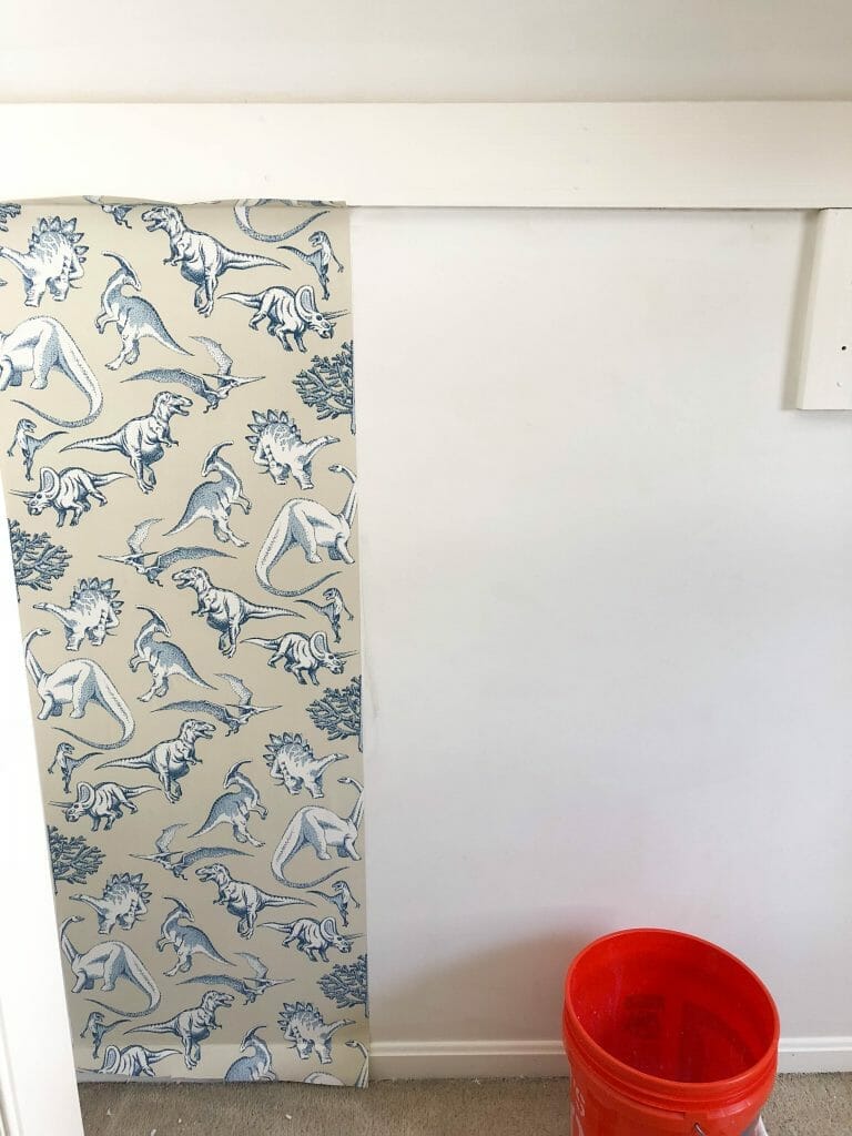Hanging wallpaper in a closet