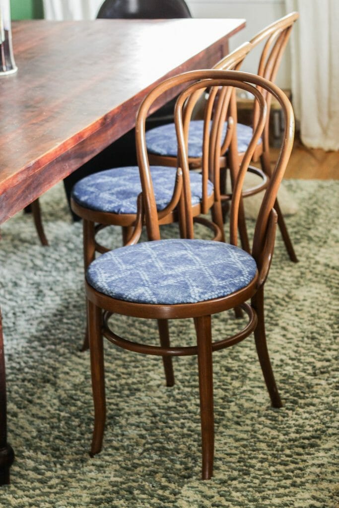 How to recover round chair seats