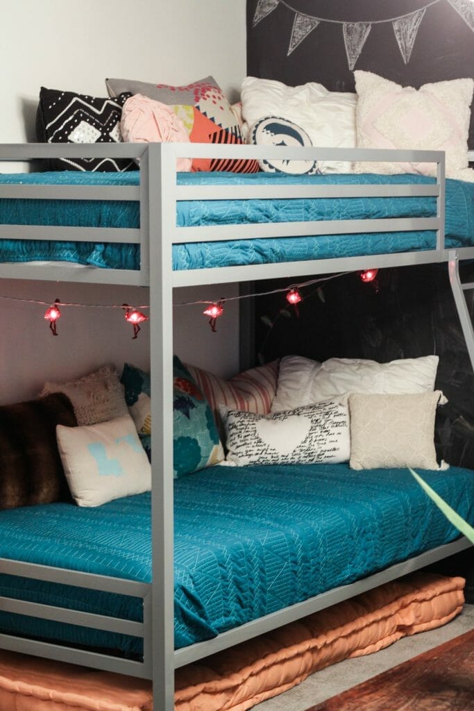 Teal Quilts on bunk beds