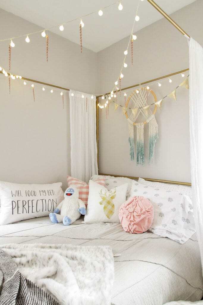 Teen Girl Bedroom with Icicles
