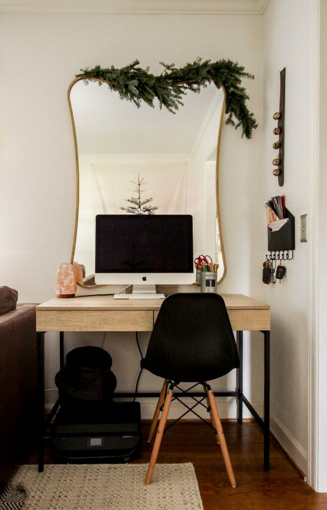Home Office space with greenery