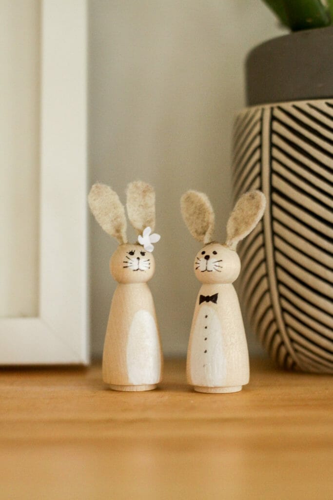 how to make easter bunny peg dolls