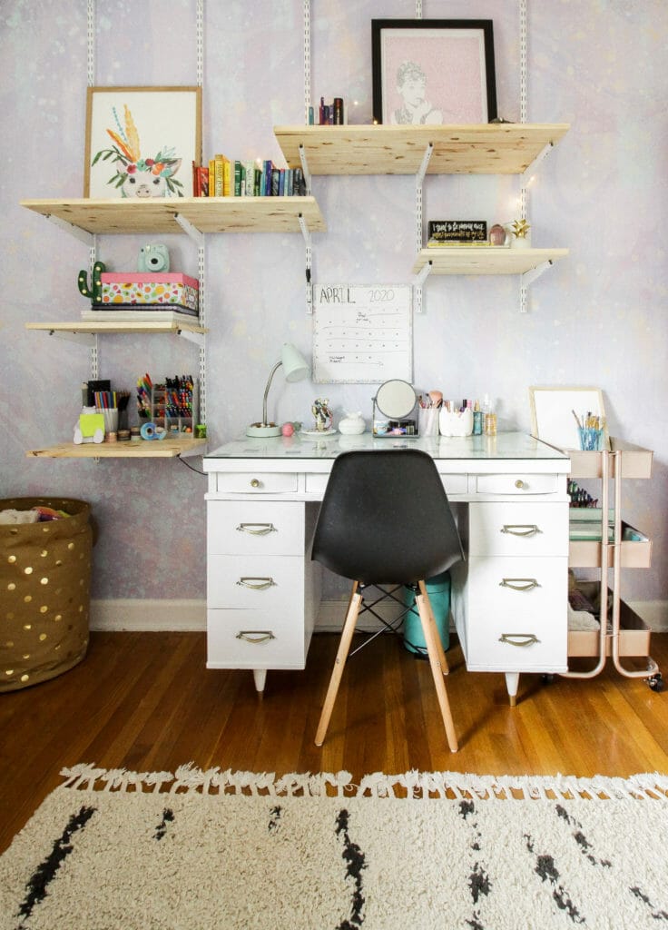 teen girl desk area