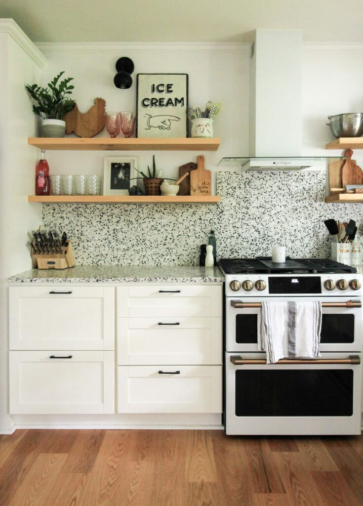 Summer Styled Kitchen Shelves