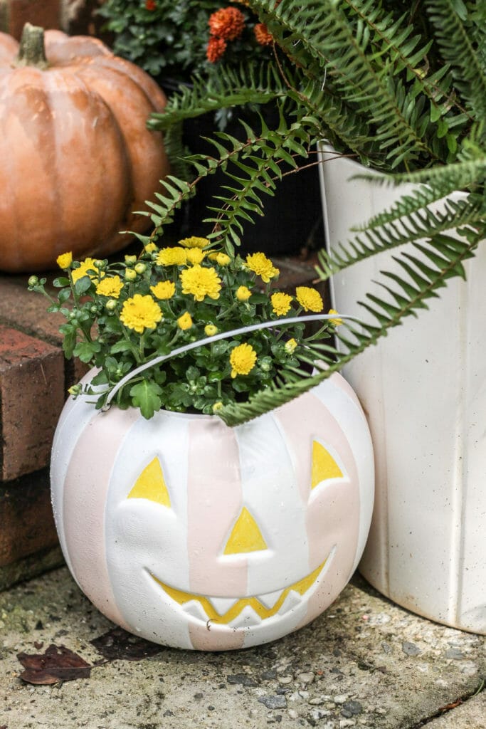 DIY Painted pumpkin bucket planter