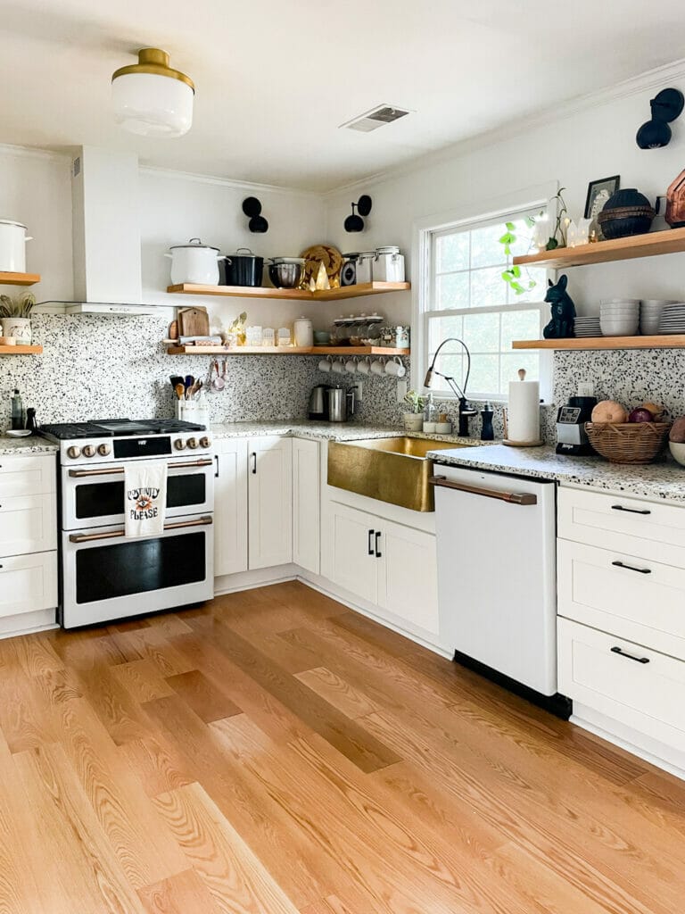 White and gold modern kitchen